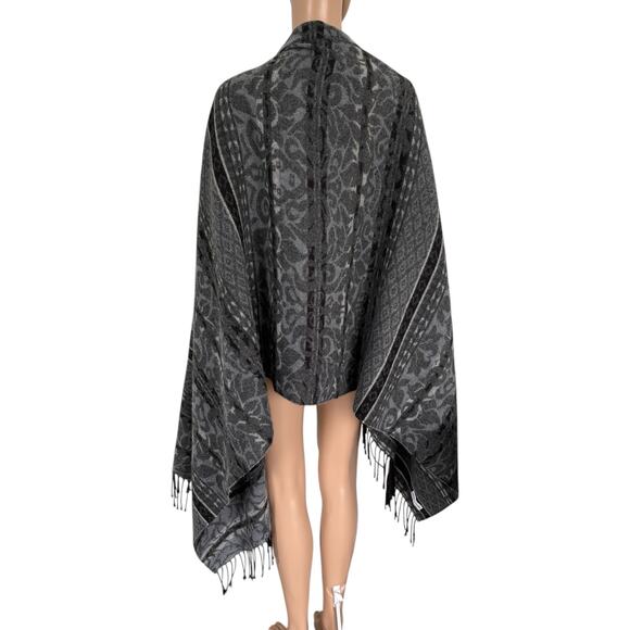 Corrierildo Italy Wool Blend Jacquard Shawl Wrap Gray Fringe Boho Cozy Winter - Picture 1 of 7